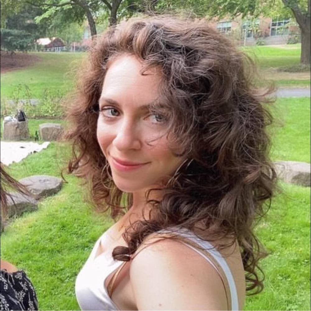 Meet your Posher, Emily